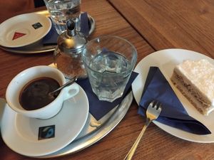 Mnam at Cafe Erde in Graz