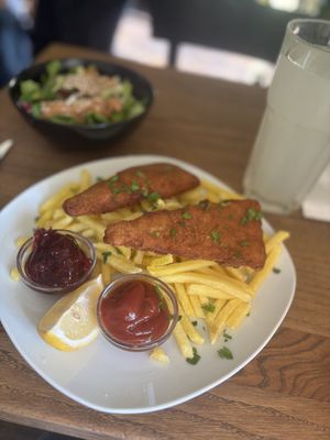Schnitzel with Fries and Salad, € 13,80  at Cafe Erde in Graz