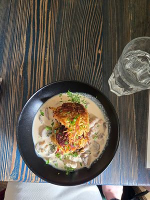 Zürcher Geschnetzeltes at Cafe Erde in Graz