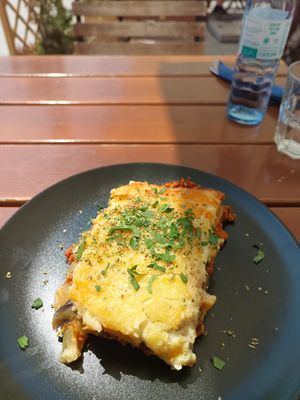 Moussaca at Cafe Erde in Graz