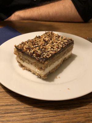 maxi queen cake at Cafe Erde in Graz