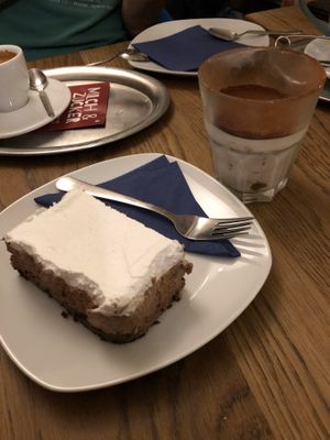 cake at Cafe Erde in Graz