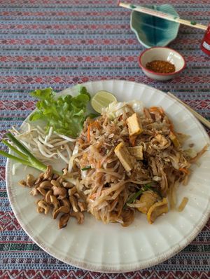 Pad Thai (no egg, no fish sauce) at Rywin Coffee & Eatery in Chiang Mai