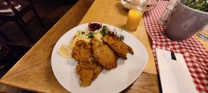 Vegan schnitzel at MUC - Airbräu Next to Heaven - T2 in Munich