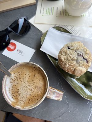 Coffee and a muffin 👌🏼  at SIGGIS v/gan coffee & co in Freising