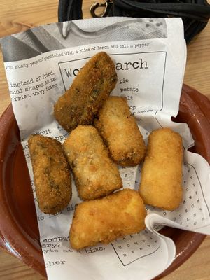 Croquetas 😍  at La Oveja Negra in Madrid