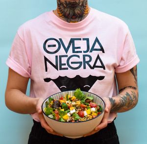 ensalada de mango at La Oveja Negra in Madrid