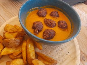 albóndigas at La Oveja Negra in Madrid