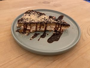 Tarta de chocolate y nata  at La Oveja Negra in Madrid