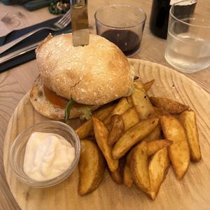 chutney burger  at La Oveja Negra in Madrid