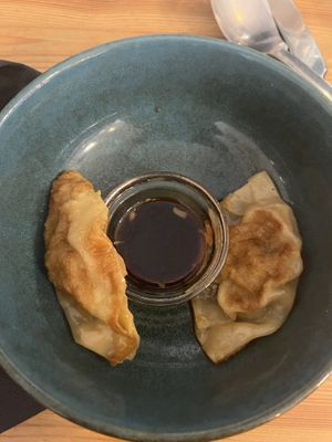 samosas (menú del día) Eran 3!   at La Oveja Negra in Madrid