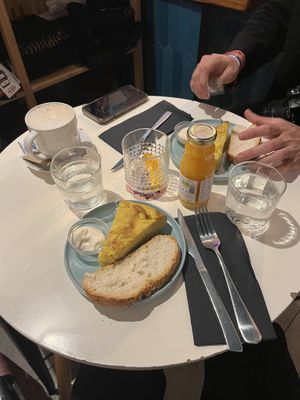 Tortilla de patatas   at La Oveja Negra in Madrid