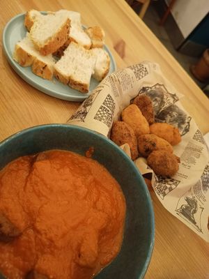  at La Oveja Negra in Madrid