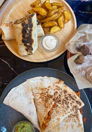 Wrap, quesadillas and croquetas (almost finished those before I remembered to take a picture 😆)  at La Oveja Negra in Madrid