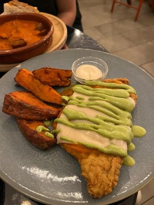 Milanesa a la napolitana at La Oveja Negra in Madrid