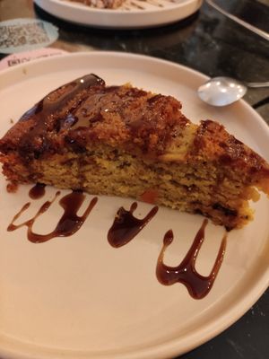 Tarta de zanahoria at La Oveja Negra in Madrid