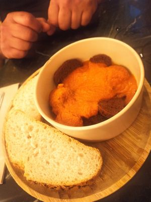 Chorivegano a la sidra at La Oveja Negra in Madrid