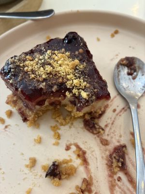 I will force myself to finish this, it’s so so good !  at La Oveja Negra in Madrid