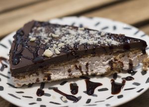 tarta de chocolate y nata at La Oveja Negra in Madrid