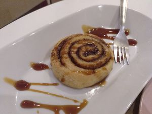 Dessert / Cinnamon roll at La Oveja Negra in Madrid