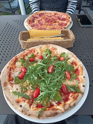 Vegan pizza Verdura at Mi Piace in Warsaw