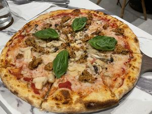 unbelievably good vegan cheese pizza with vegan sausage and garlic  #Veganuary at The Sunny Side Cafe - Station 1 in Boracay