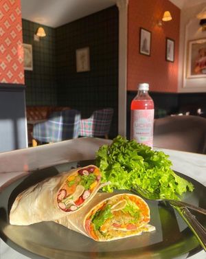 Notre wrap Tex-mex est vegan, composé d'haricots rouges, maïs, nuggets de blé, salade et sauce salsa!  at Moulin d'élise café  in Brest