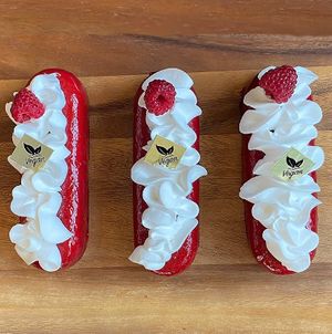 Au Moulin d'Élise Café, nous vous proposons une diversité de pâtisseries vegan et ou sans gluten. Il y'a du choix pour tous!  at Moulin d'élise café  in Brest