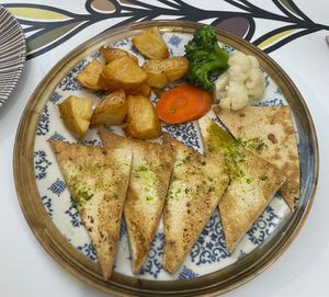 Tofu con salsa verde  at El Secreto de Loreto in Denia