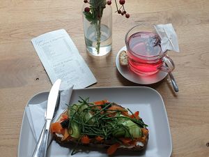 Veganes Lachsbrot at Lagom in Bremen