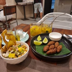 Entradas e caipirinhas gourmet at Néctar Comida Afetiva in Itacare