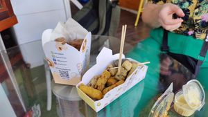 Mixed tofu and mushroom balls at Grandma's Tofu - เต้าหู้โฮมเมดคุณย่า in Chiang Mai