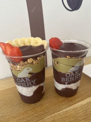 Pistachio bowls   at Oakberry in Nice