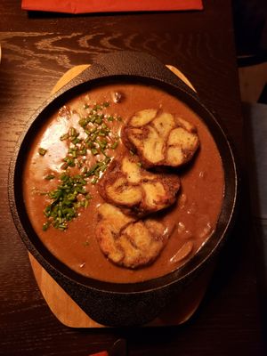 "Lupinen-Pilz-Ragout mit Serviettenknödeln" at Bodhi in Nuremberg