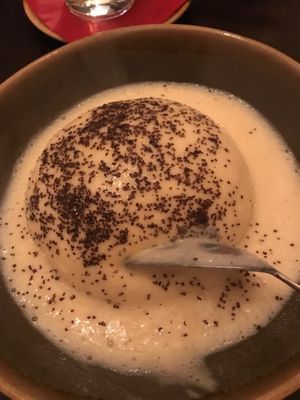 Germknödel mit Pflaumenmusfüllung, Vanillesauce und Mohntopping at Bodhi in Nuremberg