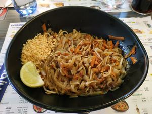 Vegan padthai original with vegetables at Padthaiwok in Zaragoza