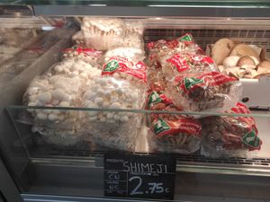 M at O Sítio Dos Cogumelos -  Mercado do Bolhão in Porto