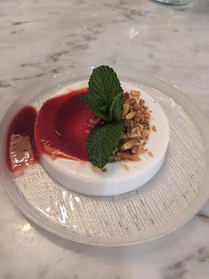  at Motek Café in Aventura