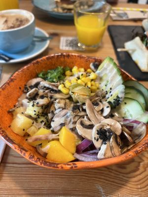 Poke bowl Vegano  at La Mala Brunch - Setas in Sevilla
