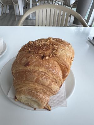 Vegan croissant vuoto  at Gelateria Dolceamaro in Francavilla Al Mare