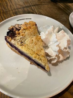 Blabarsapj con panna vegan at Espresso House - Västerlånggatan in Stockholm