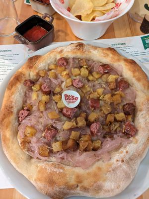 Sausage, potato, and onion pizza at Pit'sa in Bergamo