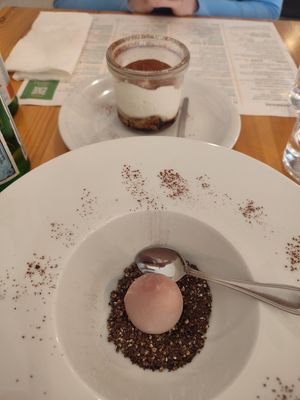 Il "Provamisù della casa" e lo "Sweet Flower" at Pit'sa in Bergamo