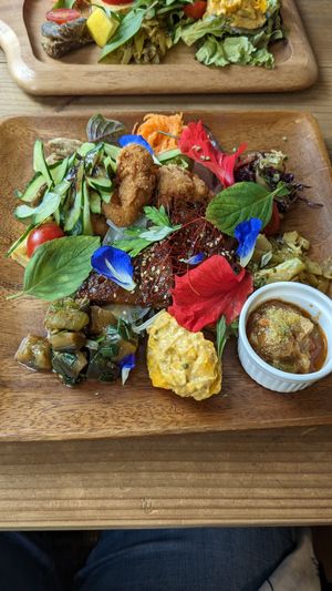 Mixed platter at Ryuness - リューネス（ゆかるひ店） in Okinawa