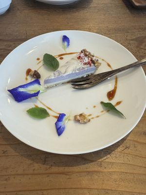 Mixed berry white chocolate cake   at Ryuness - リューネス（ゆかるひ店） in Okinawa