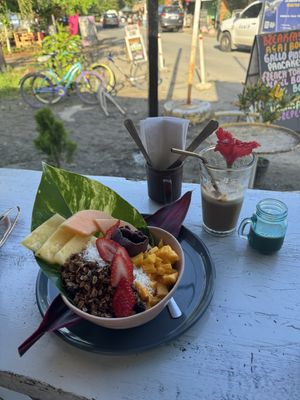 Açai bowl and oat iced latte #Veganuary at bread what what in Puerto Viejo De Talamanca