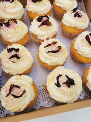 Vegan lemon cupcakes at BOLOTA in Castro Verde