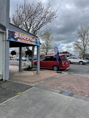 Your sign to stop and walk down past the mural to the stand  at Little Liberty Creamery in Inglewood