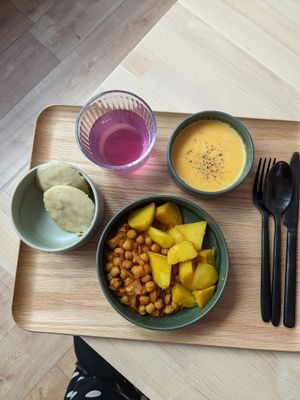  at AME Café in Lyon