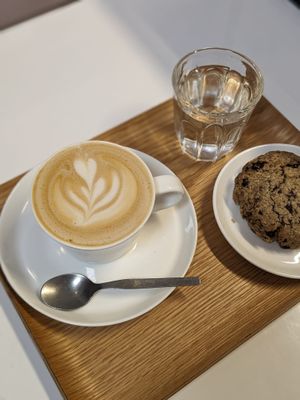  at AME Café in Lyon